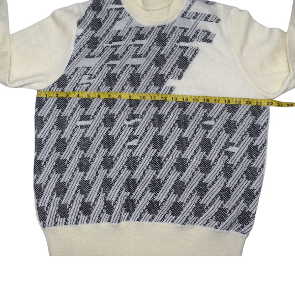 Maison Martin Margiela Deconstructed Houndstooth Knit Turtleneck Sweater - Picture 5 of 10